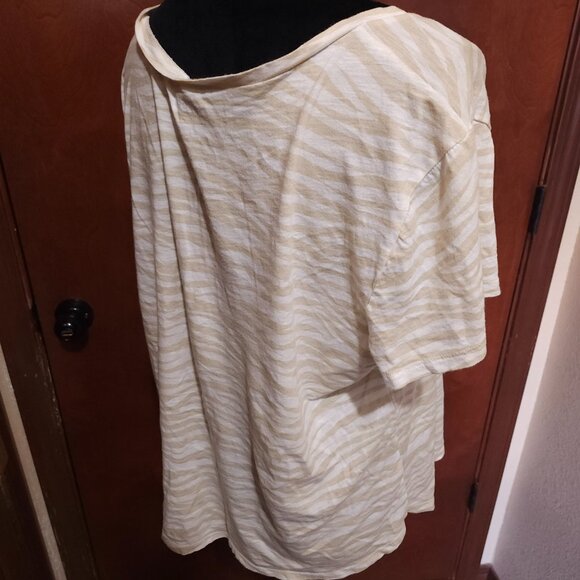 LOFT Ann Taylor Women's Tiger Print Wedge Tee Shirt Size XL - Picture 4 of 11